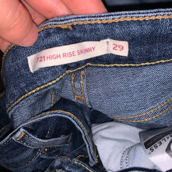 LEVIS HIGH RISE JEANS💛 - Picture 5 of 5